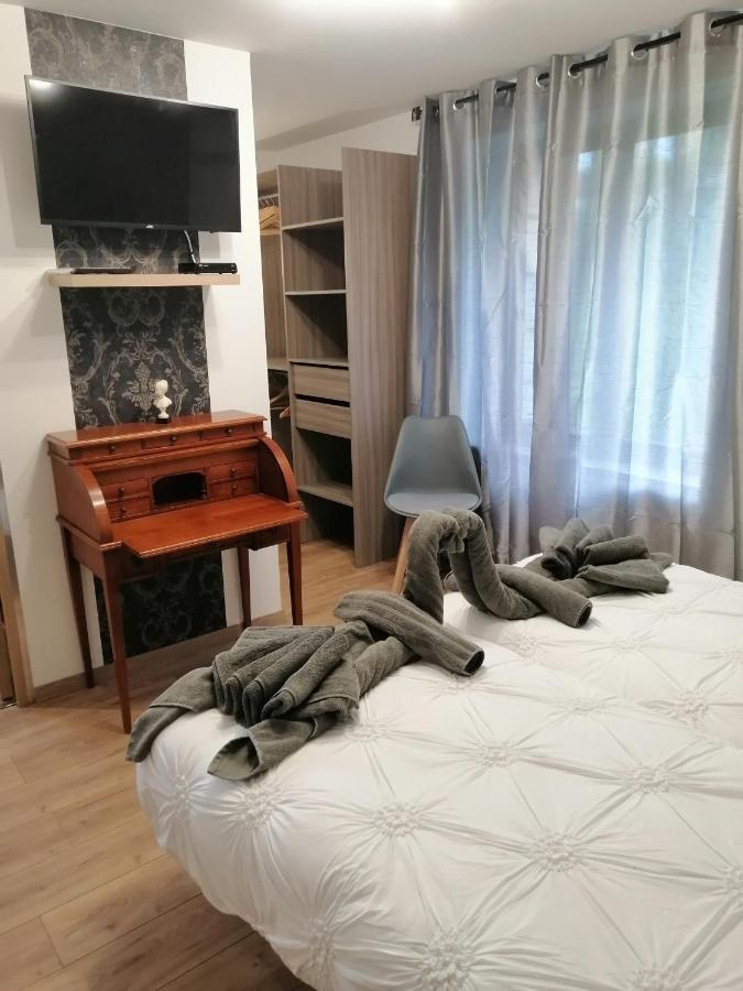 Chambres D'Hote Le Breuil 萨尔拉拉卡内达 外观 照片